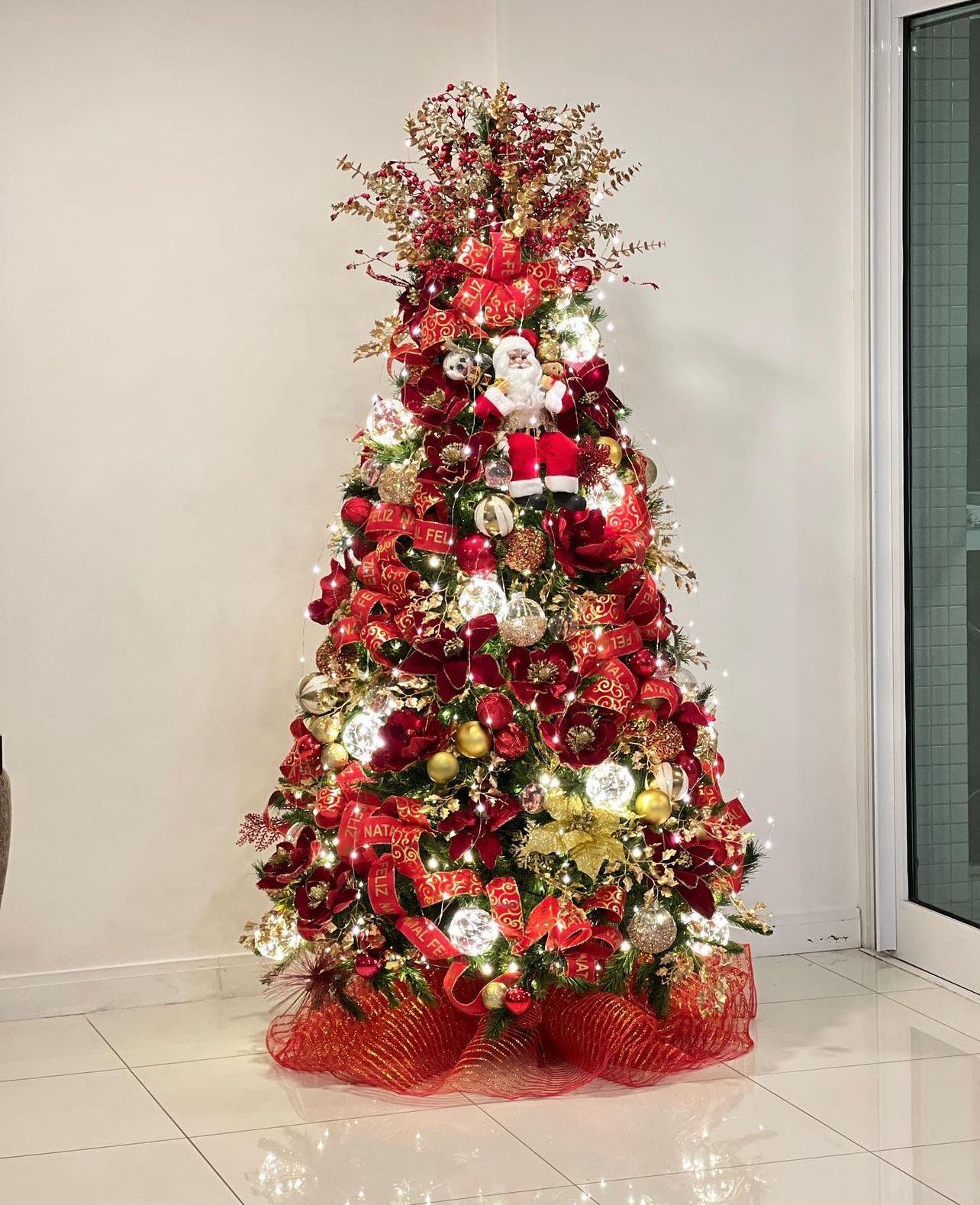 Árvore de Natal Decorada 360º Red Gift - 1,90 Metros