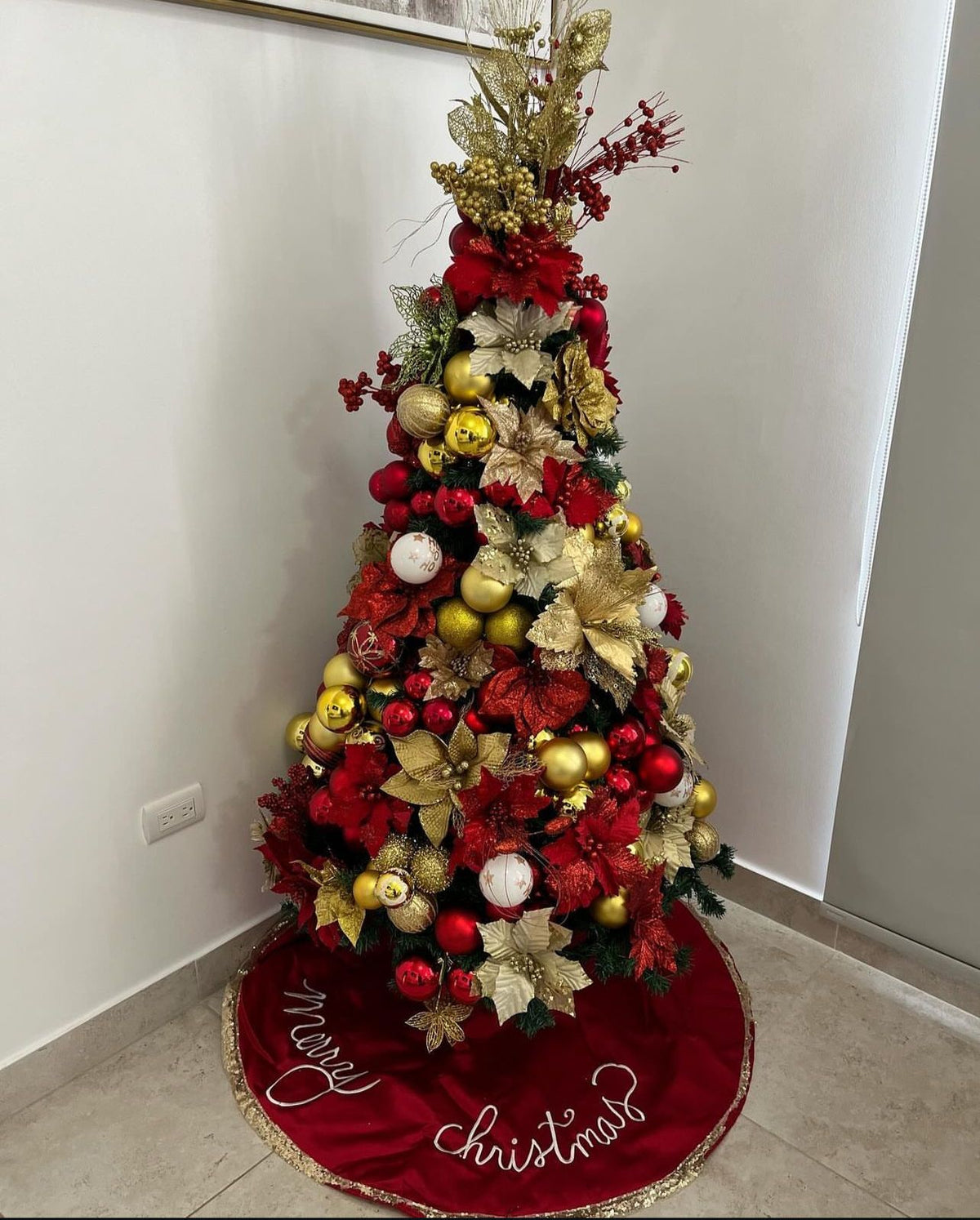 Árvore de Natal Decorada 360ºBasic Pequena - 1 Metro